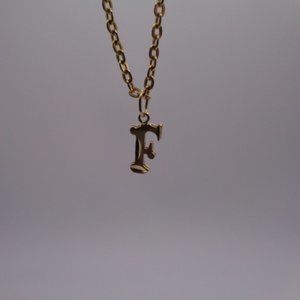 Gold Pedant F and necklace 18in set